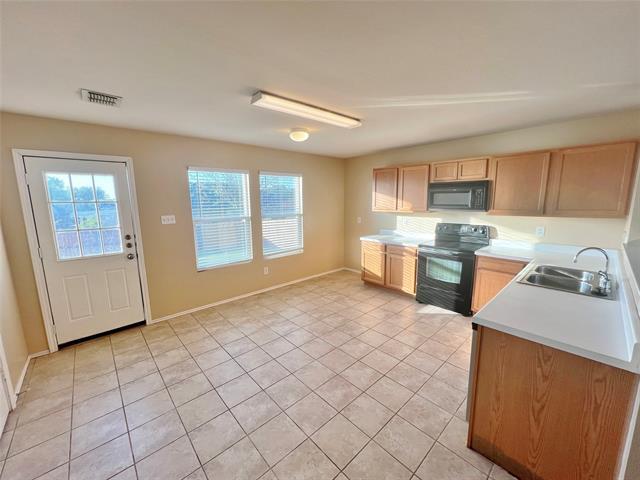 Building Photo - 321 Briar Oaks Dr