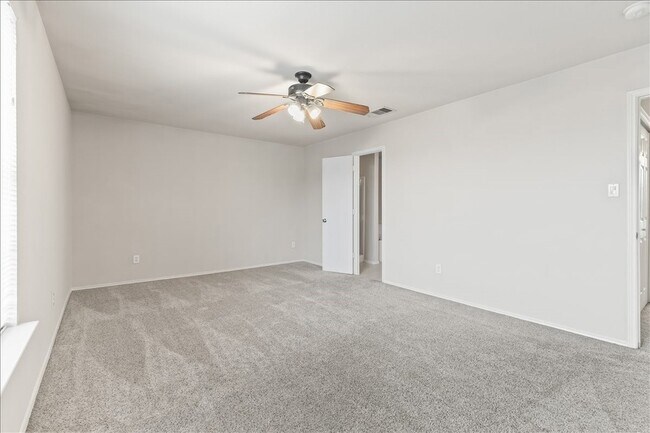 Building Photo - 3920 Malibu Sun Dr