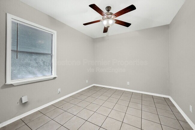 Building Photo - 816 S Crockett St