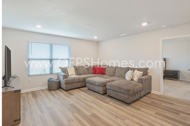 Building Photo - CRESTVIEW 4BED/2BATH - AVAILABLE JUNE 1ST!