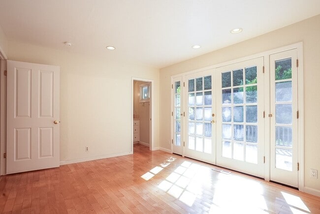 Building Photo - Beautifully Updated Three Bedroom Browns Valley Home