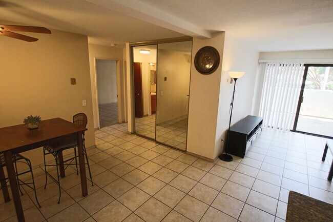 Building Photo - Best Priced 2 Bedroom Condo in the Heart of UTC