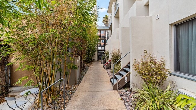 Building Photo - Beautiful 2Br/2Ba Townhome In Little Italy With Views Of The Bay! 3D Tour Link in Description Below!