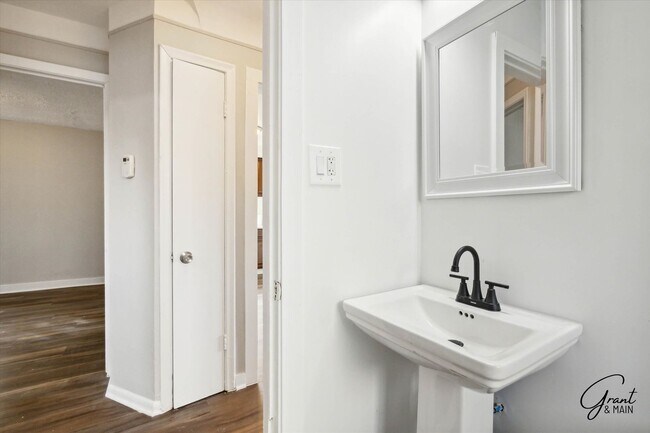 Building Photo - 15470/15472 Greenfield - Vibe Real Estate Investments LLC