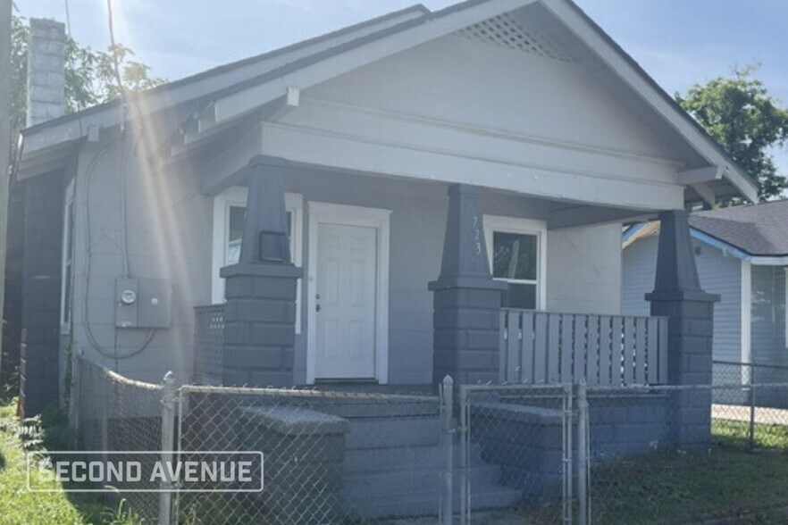 Primary Photo - 723 Parker St