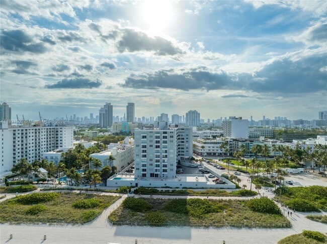 Building Photo - 465 Ocean Dr
