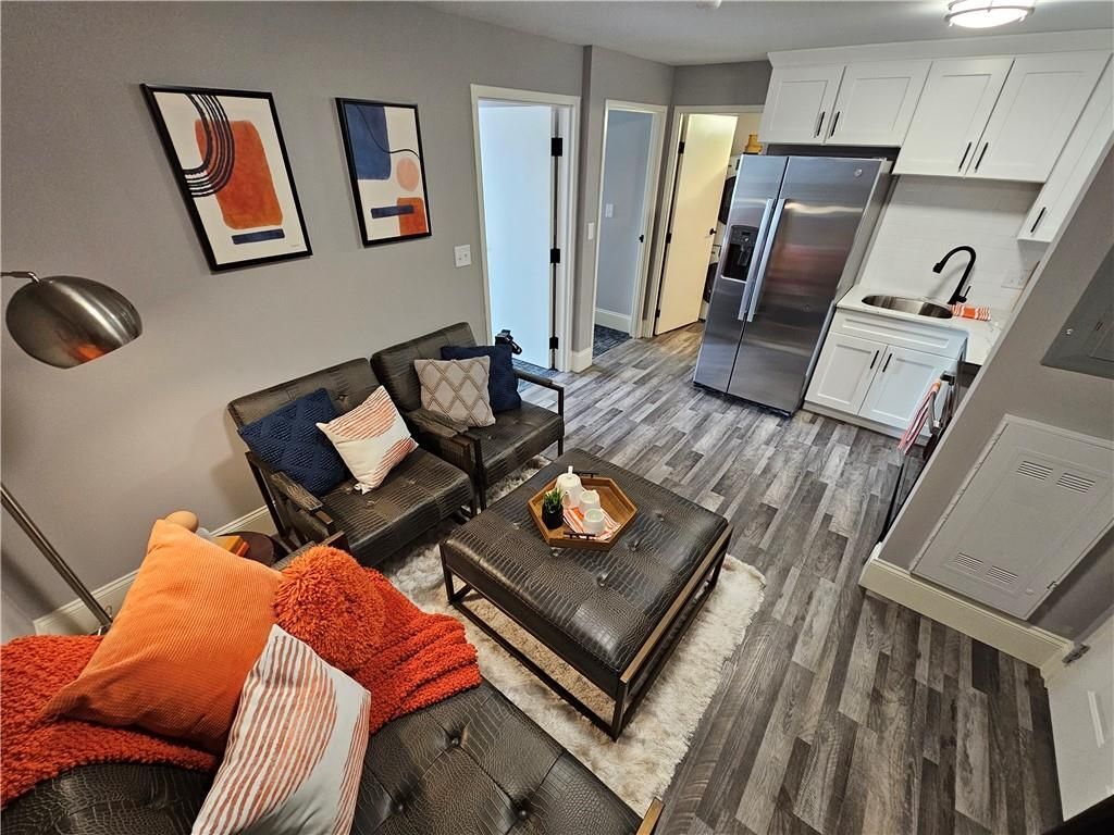 Building Photo - 101 Cedar St