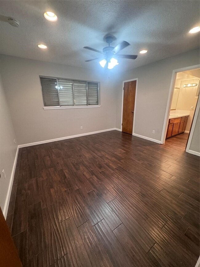 Building Photo - 7910 Jonquil Dr