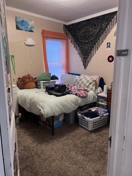 Building Photo - 3431 N Bartlett Ave