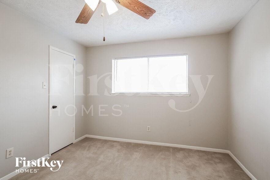 Building Photo - 21419 Park Willow Dr