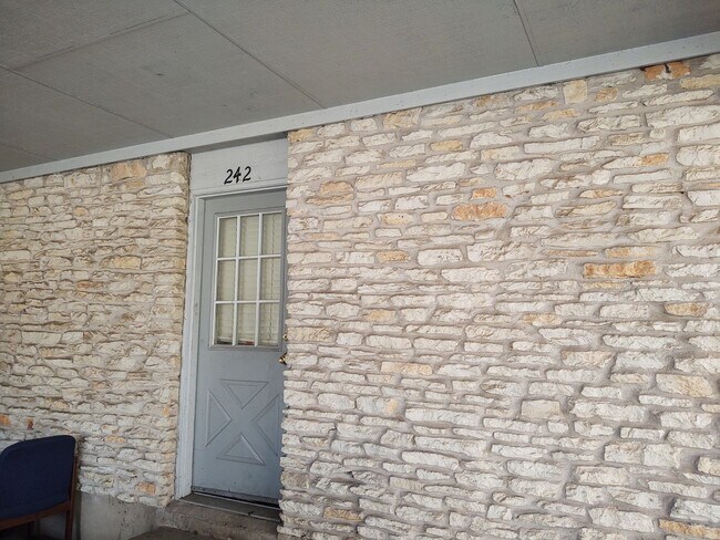 Building Photo - 240 & 242 Craddock Street