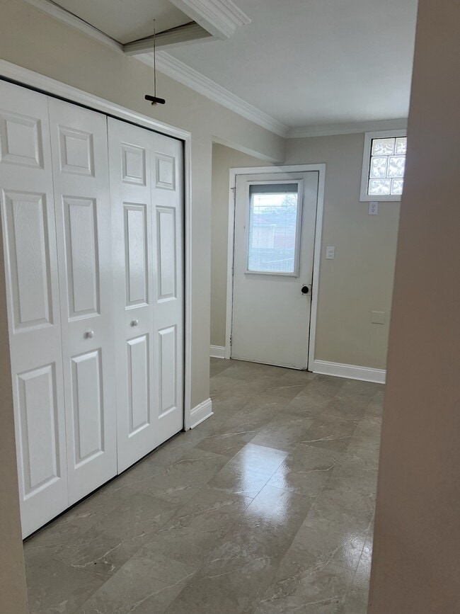 Building Photo - 16621 Wilson Ave