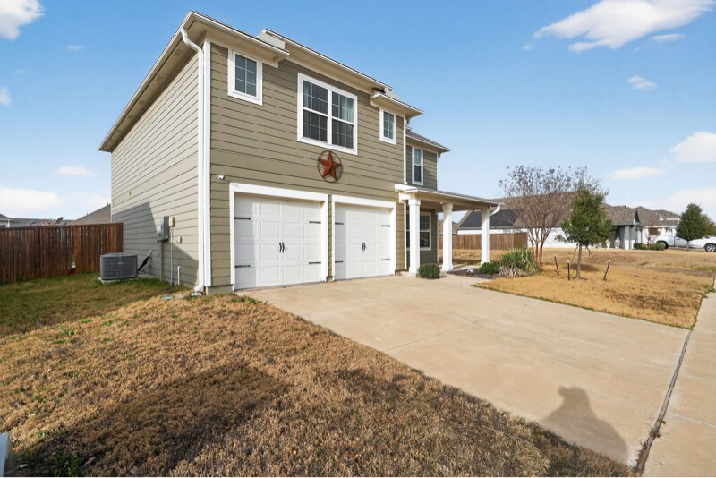 Building Photo - 605 Mayfield Dr