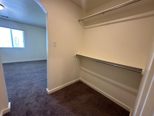 Building Photo - For Lease | 3 Bed, 2.5 Bath |1,688 Sq Ft |...