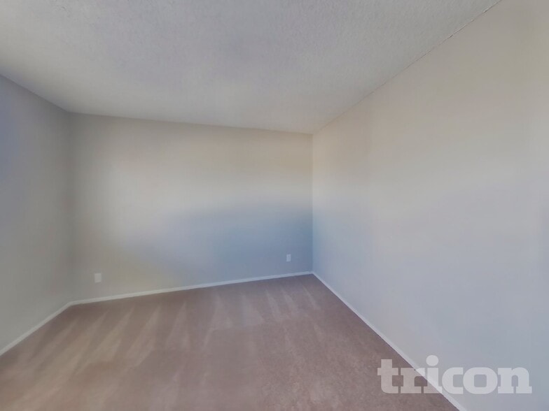 Building Photo - 2572 Wabash Cir