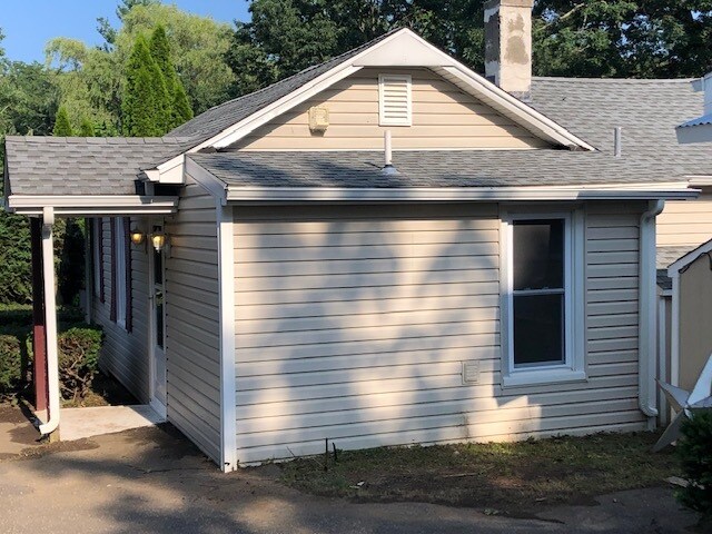 Building Photo - 10 Fern Ave