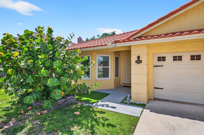 Building Photo - 10332 Islander Dr