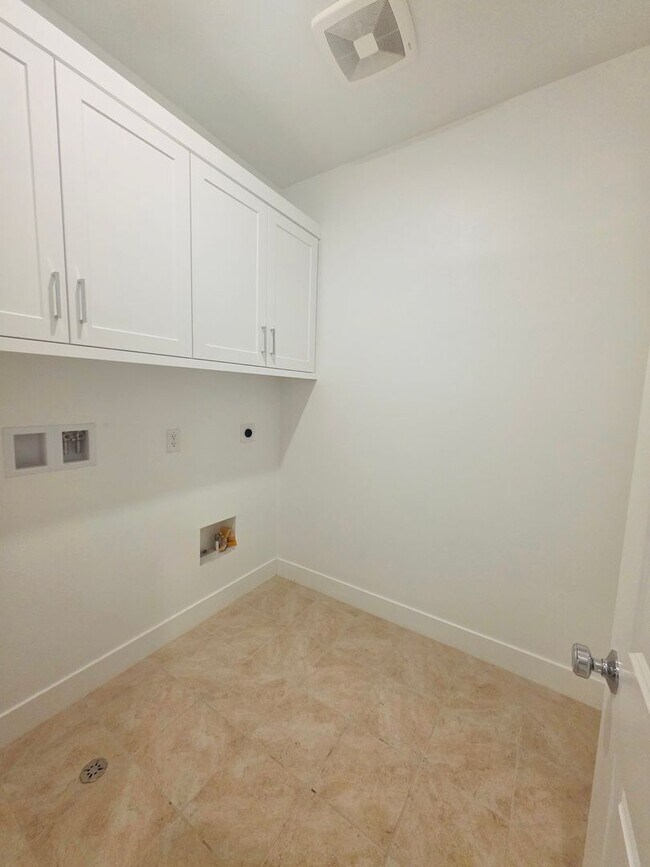 Building Photo - 625 Gadwall