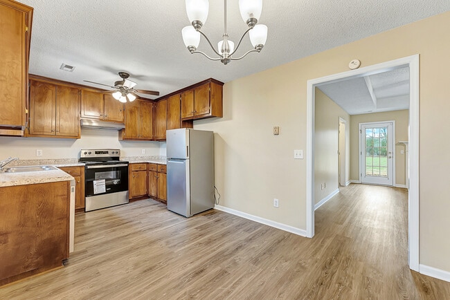 Building Photo - 334 Earnhardt Dr
