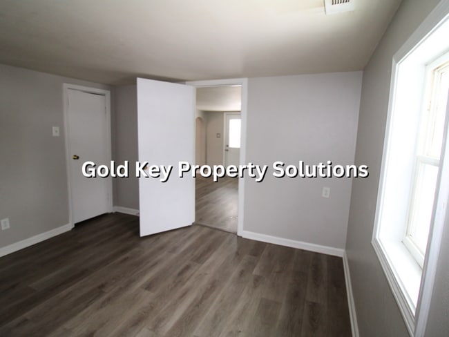 Building Photo - MOVE IN SPECIAL!! HALF OFF 1st MONTH'S RENT!! Updated 2 Bed 1 Bath Home for Rent (Section 8 Appro...
