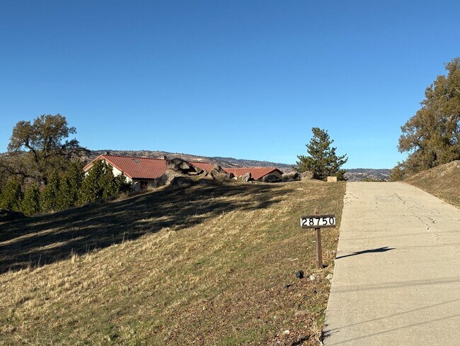 Building Photo - Furnished Dream in Stallion Springs