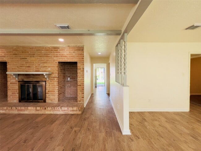 Building Photo - 17014 Forest Bend Ave