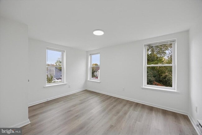 Building Photo - 452 Mechanic St