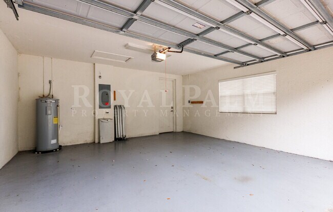 Building Photo - 12060 Lucca St