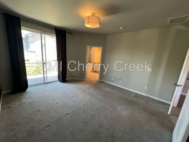 Building Photo - 9010 E Caley Way