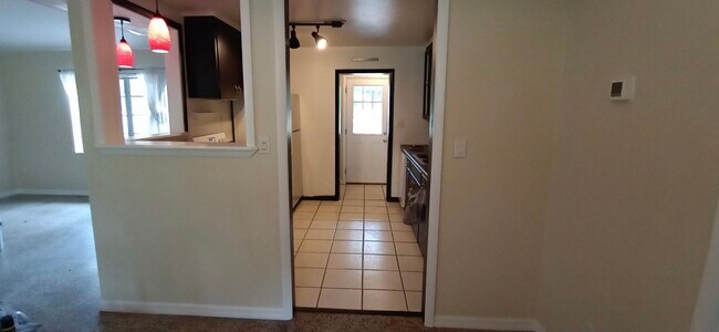 Building Photo - 224 Lake Winnemissett Dr