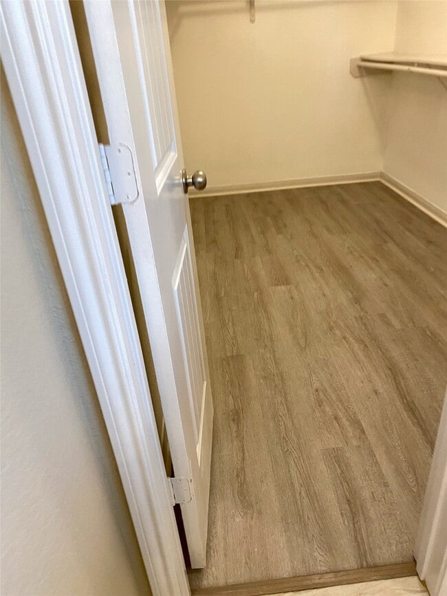 Building Photo - 15609 All Star Dr
