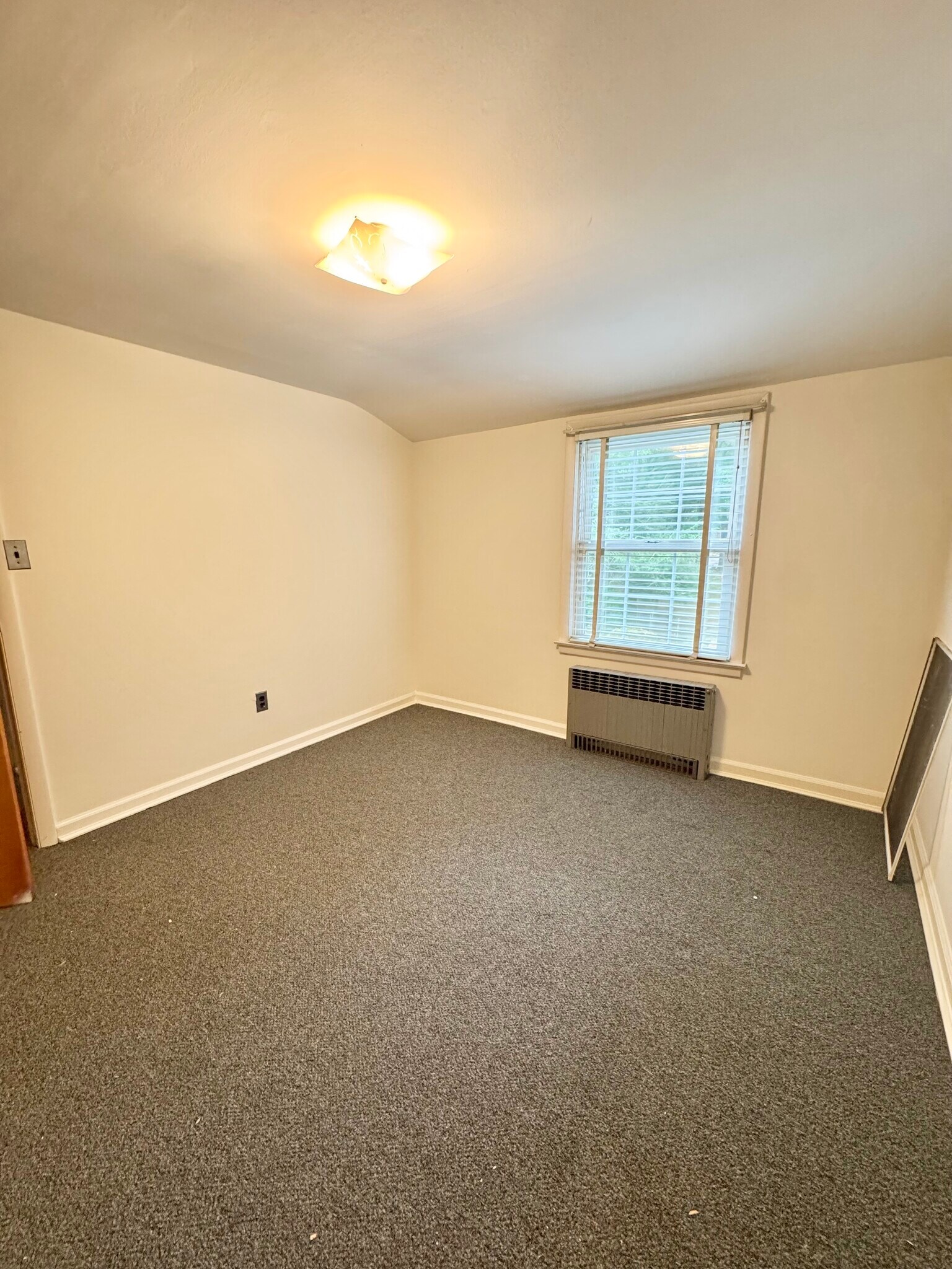 Building Photo - 94 4th St