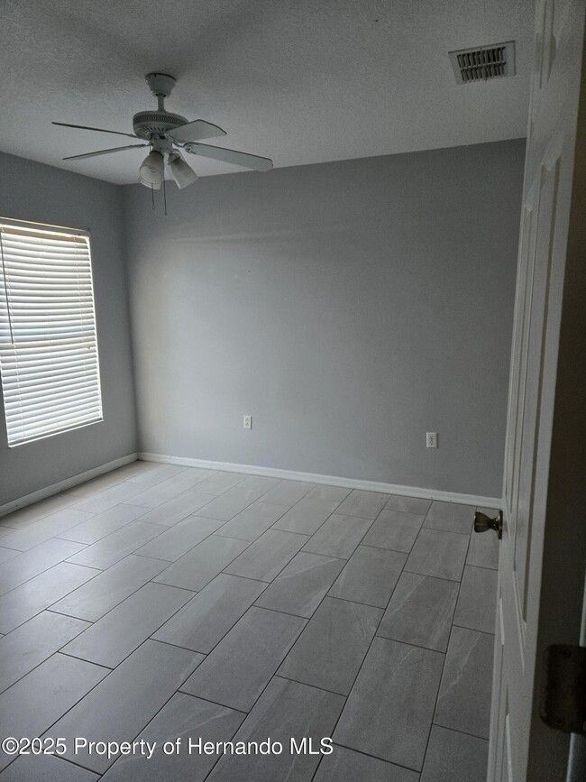 Building Photo - 1330 Clovis Ln