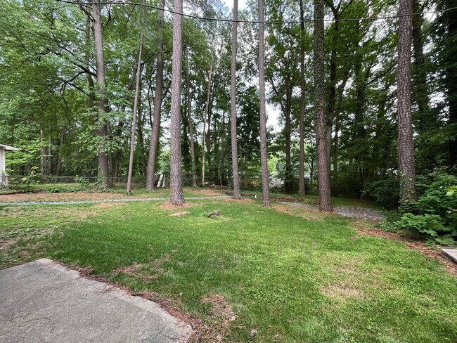Building Photo - Modern 3BD, 2BA Near Downtown Durham with Assigned Off-Street Parking and Backyard