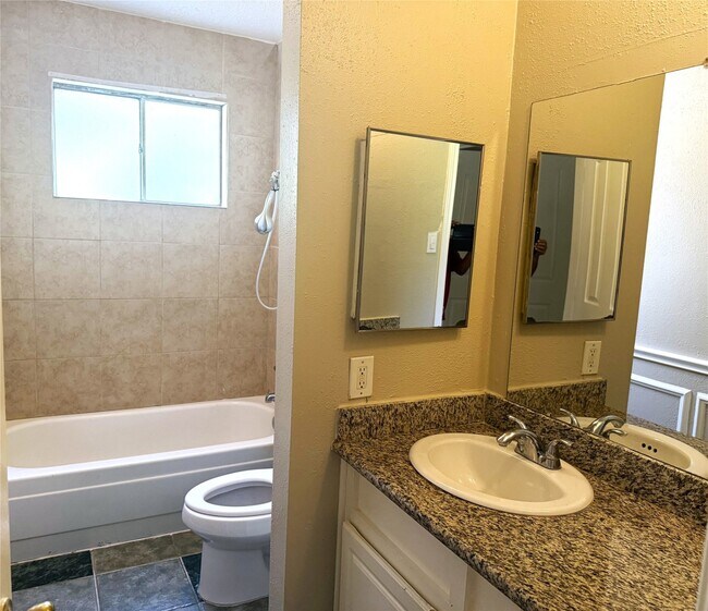 Building Photo - 4531 Burkegate Dr