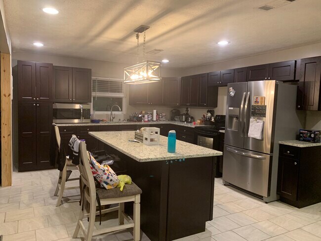 Building Photo - 4 Steens Rd