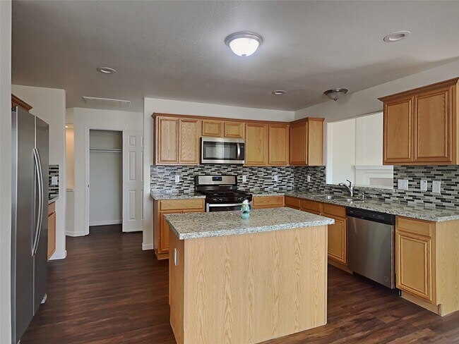 Building Photo - 32403 Angler Park