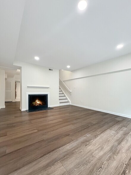 Building Photo - 1715 15th St NW