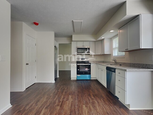 Building Photo - 1335 Wingate Dr