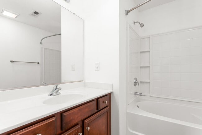 Building Photo - **Charming 2/2.5 Burlington Townhome**