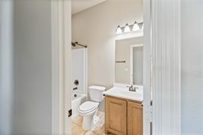 Building Photo - 300 Kelvington Dr