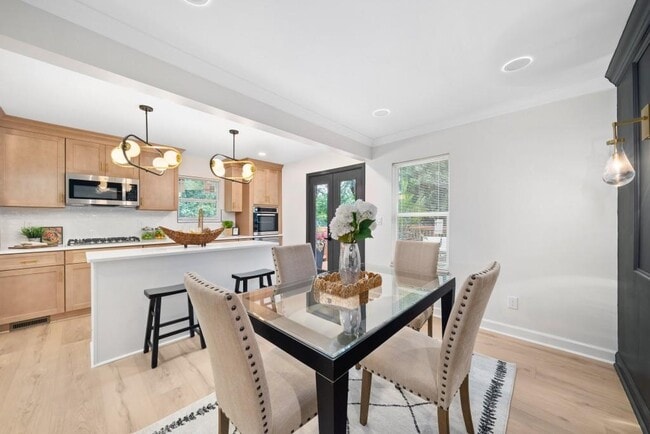 Building Photo - 2028 Hilburn Dr SE