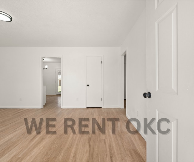 Building Photo - 16391 Lynn St