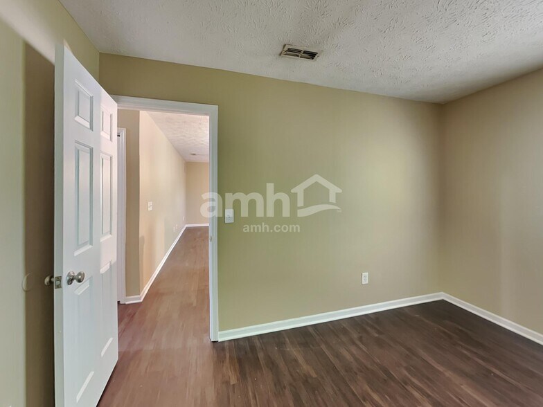 Building Photo - 4150 Loyala Chase Ln