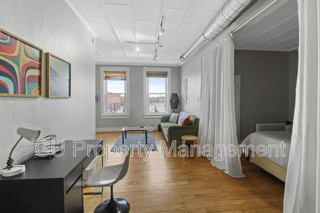 Building Photo - 415 N Neil St