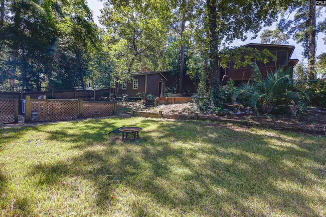 Building Photo - 1405 Parkdale Dr