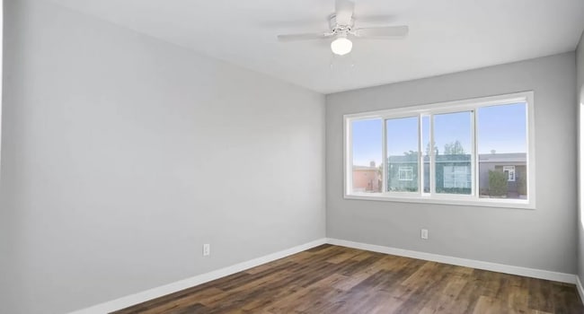 Building Photo - 2 Bed, 1 Bath Unit in Clairemont/Bay Park ...