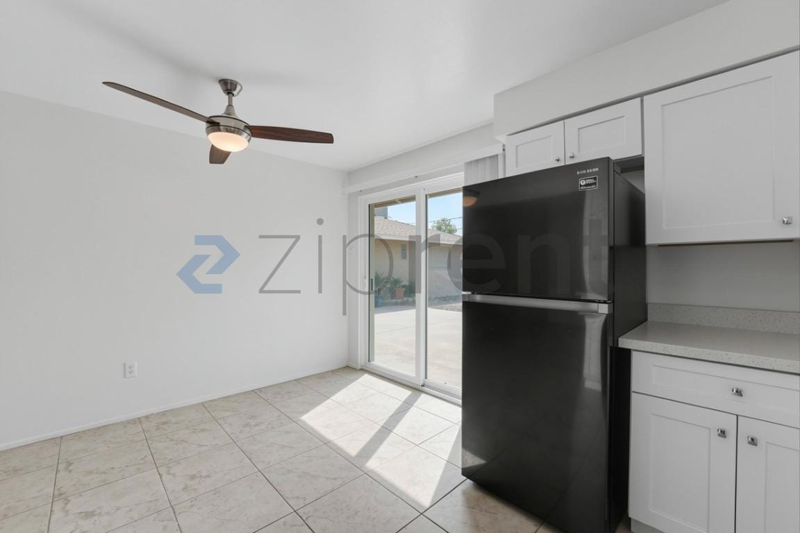 Building Photo - Unit 2