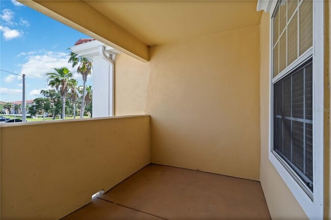Building Photo - 1010 Villagio Cir