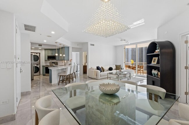 Building Photo - 888 Brickell Key Dr